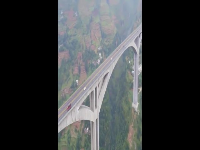 8ª maravilla del mundo:  autopista de Kurakoran de 1300 km que va desde Paquistán a China